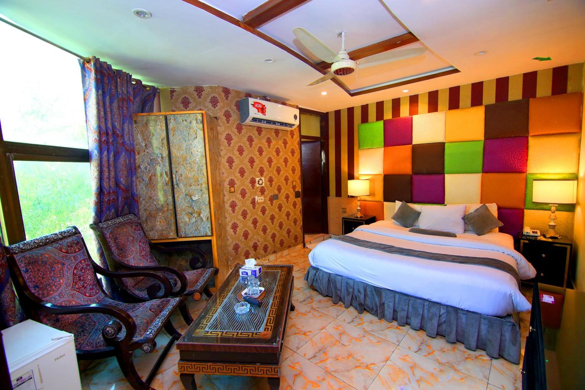 Premier Inn Gulberg Lahore Luaran gambar