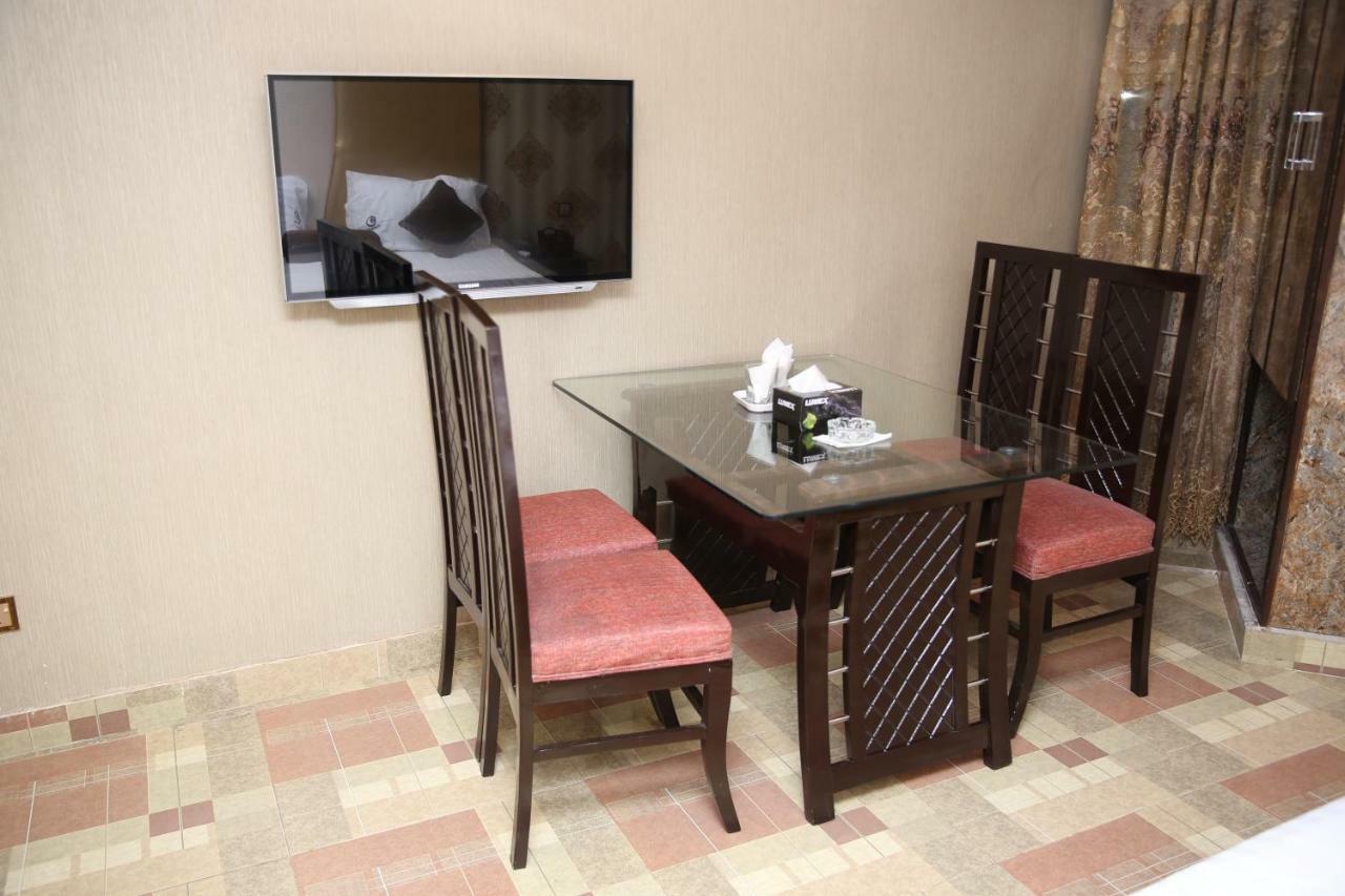 Premier Inn Gulberg Lahore Luaran gambar