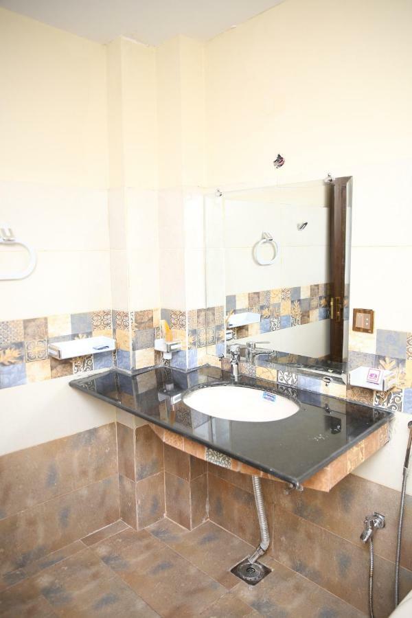 Premier Inn Gulberg Lahore Luaran gambar