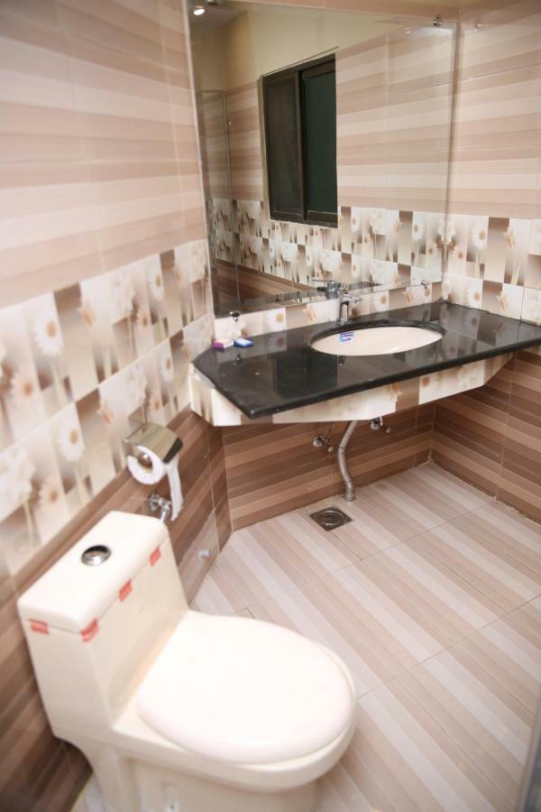 Premier Inn Gulberg Lahore Luaran gambar