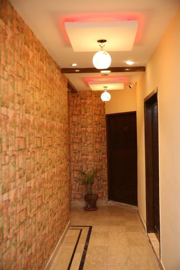 Premier Inn Gulberg Lahore Luaran gambar