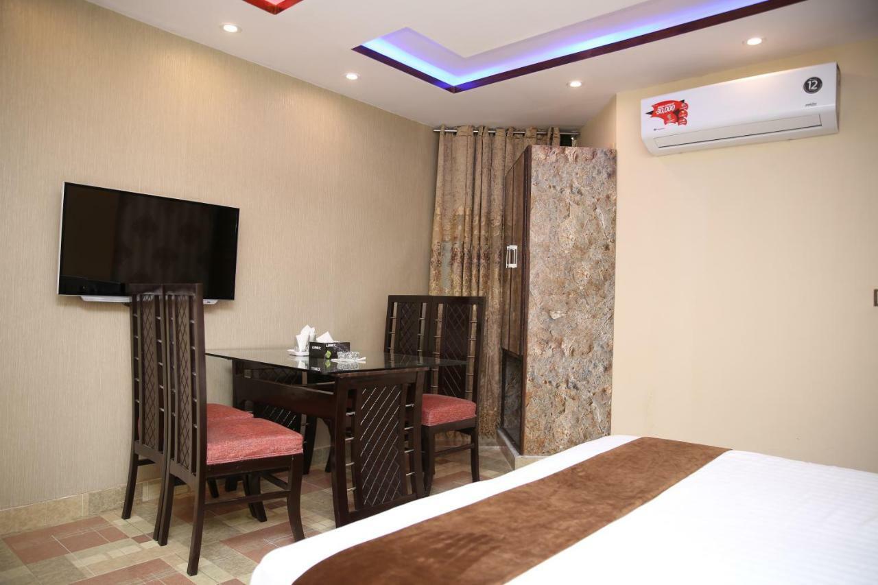 Premier Inn Gulberg Lahore Luaran gambar