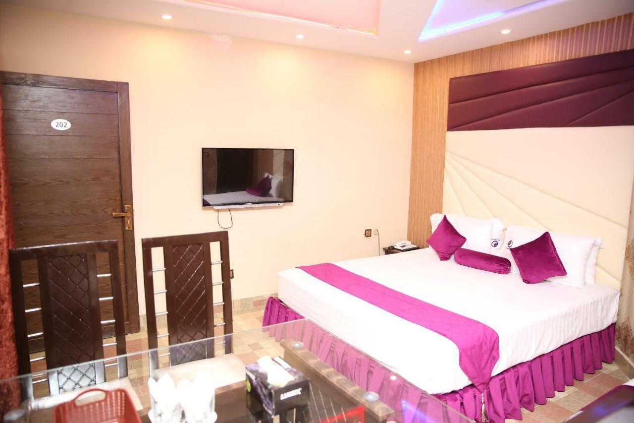 Premier Inn Gulberg Lahore Luaran gambar