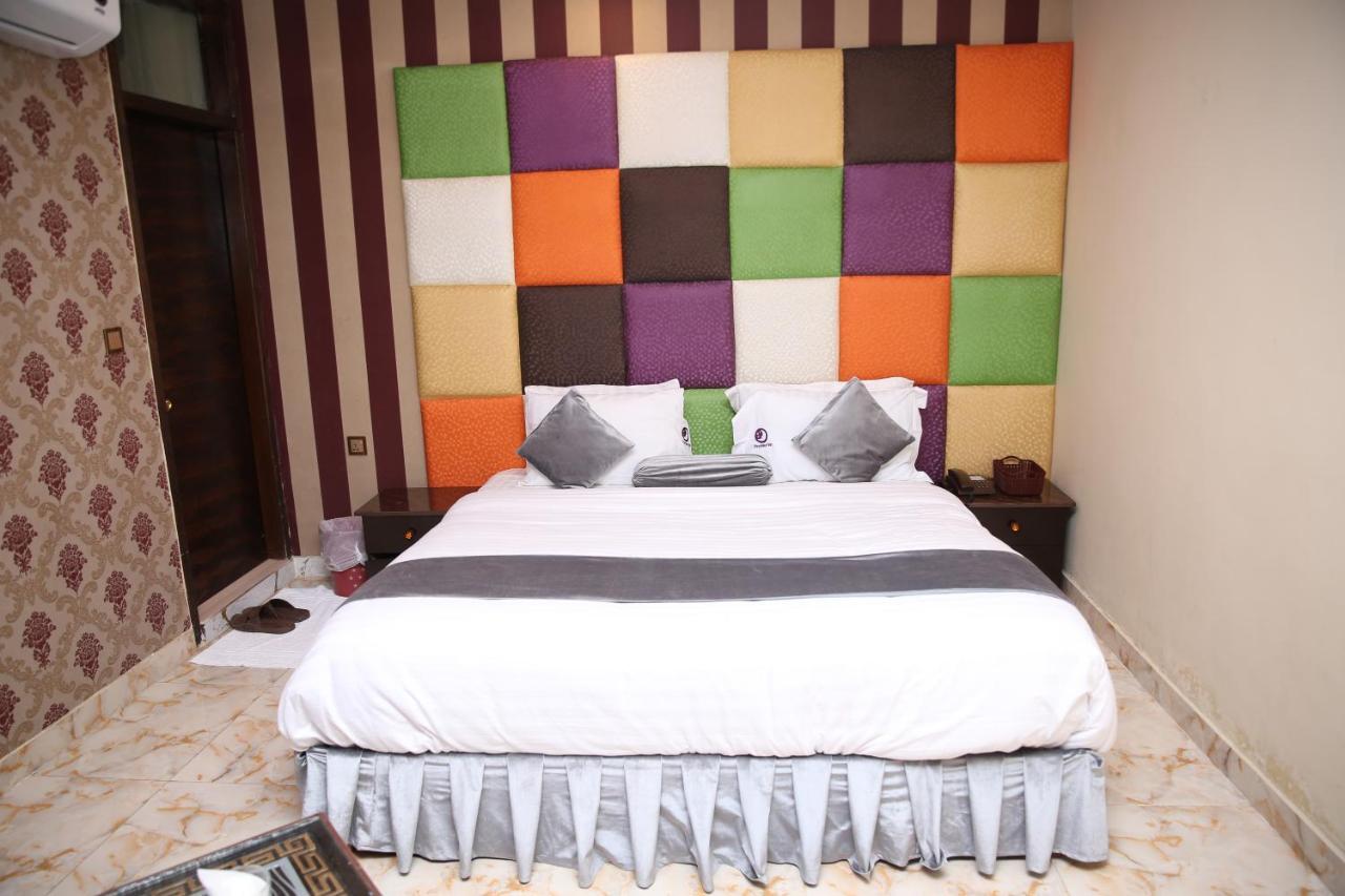 Premier Inn Gulberg Lahore Luaran gambar